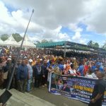 Ribuan warga yang memadati Lapangan Trikora-Tanah Merah mengikuti kampanye Cagub-Cawagub Papua Selatan, Romanus Mbaraka-Albert Muyak – Surya Papua/Frans Kobun