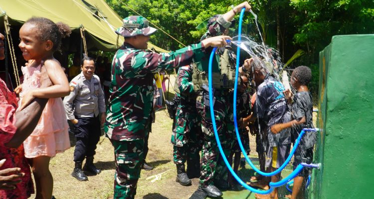 Masyarakat di Kampung Sota, Perbatasan RI-PNG telah menikmati air bersih- Surya Papua/IST