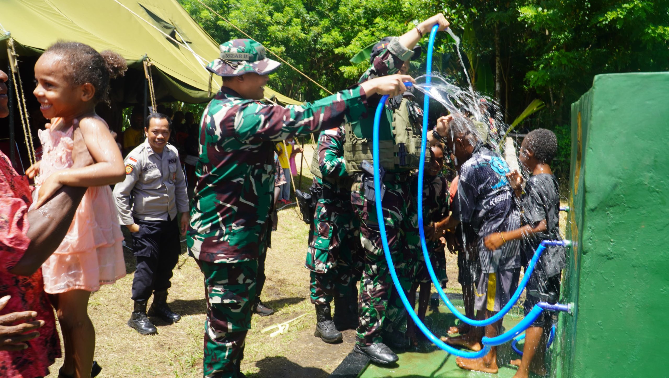 Masyarakat di Kampung Sota, Perbatasan RI-PNG telah menikmati air bersih- Surya Papua/IST