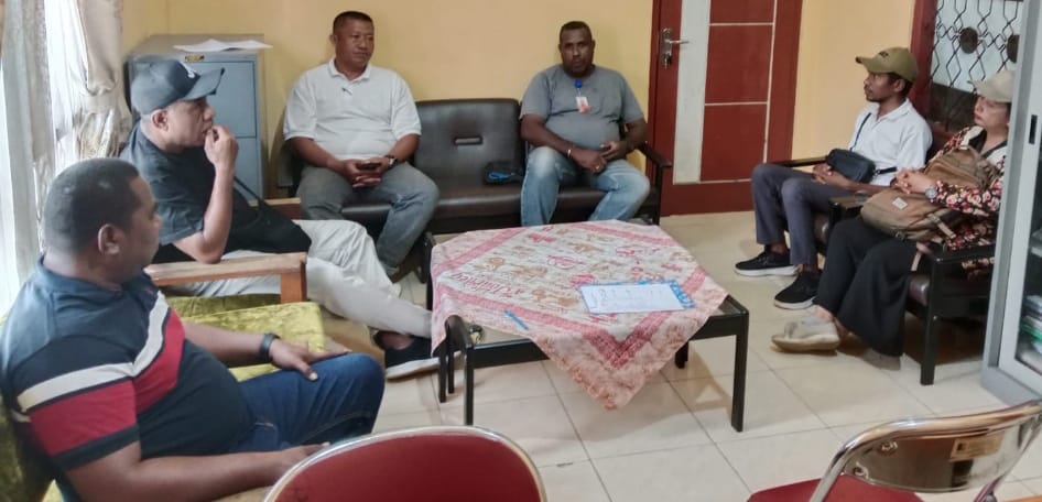 Pertemuan tim dokumentasi dan publikasi Safari Ramadhan yang berlangsung tadi siang – Surya Papua/IST