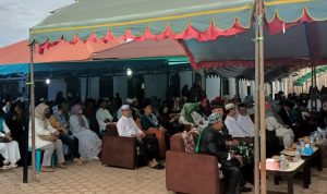 Ratusan masyarakat Kampung Semangga Jaya yang memadati halaman Masjid Baitul Rahim mengikuti Safari Ramadhan 1446 H- Surya Papua/Frans Kobun