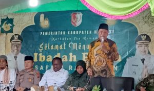 Anggota DPR RI, Sulaeman Hamzah sedang berikan sambutan – Surya Papua/Frans Kobun