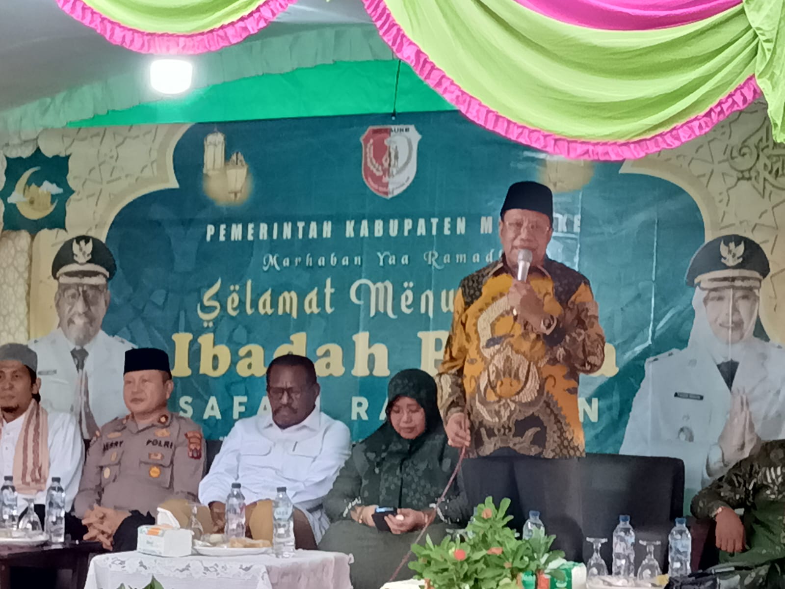 Anggota DPR RI, Sulaeman Hamzah sedang berikan sambutan – Surya Papua/Frans Kobun