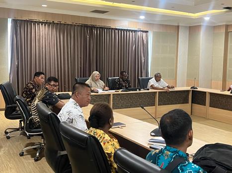 Bupati-Wakil Bupati Merauke, Yoseph Bladib Gebze-Fauzun Nihayah memimpin rapat bersama Tim Safari Ramadhan – Surya Papua/Frans Kobun