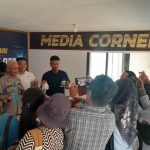 Barang bukti ganja sedang ditunjuk setelah diamankan dari tiga pelaku – Surya Papua/IST