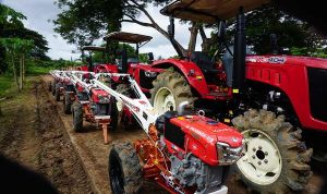 Ratusan alsintan yang merupakan bantuan pemerintah pusat untuk Kabupaten Merauke – Surya Papua/IST