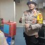 Minuman lokal jenis sopi yang diamankan aparat kepolisian di atas KM Leuser – Surya Papua/IST