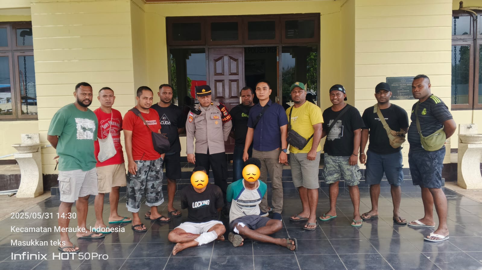 Dua pelaku yang diamankan Tim Buser Polres Merauke di Jalan Radio, Kelurahan Karang Indah- Surya Papua/IST