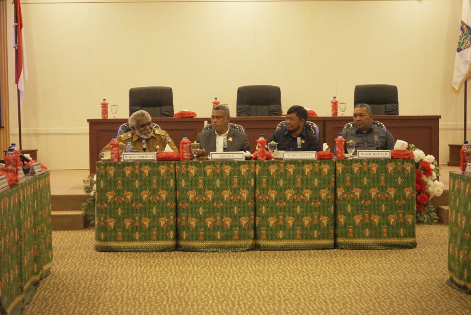 Wakil Gubernur Papua Selatan, Paskalis Imadawa sedang bicara dalam RDP – Surya Papua/IST