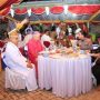 Syukuran bersama Pastor Hendrikus Kariwop, MSC usai perayaan misa - Surya Papua/IST