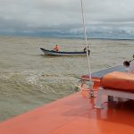 Tim dari Kantor Pencarian dan Pettolongan Merauke sedang bergerakl menyelamatkan dua penumpang speedboat- Surya Papua/IST