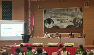 Wakil Bupati Merauke, Fauzun Nihayah didampingi Kadis Pendidikan Merauke saat coffe morning tadi pagi – Surya Papua/Frans Kobun