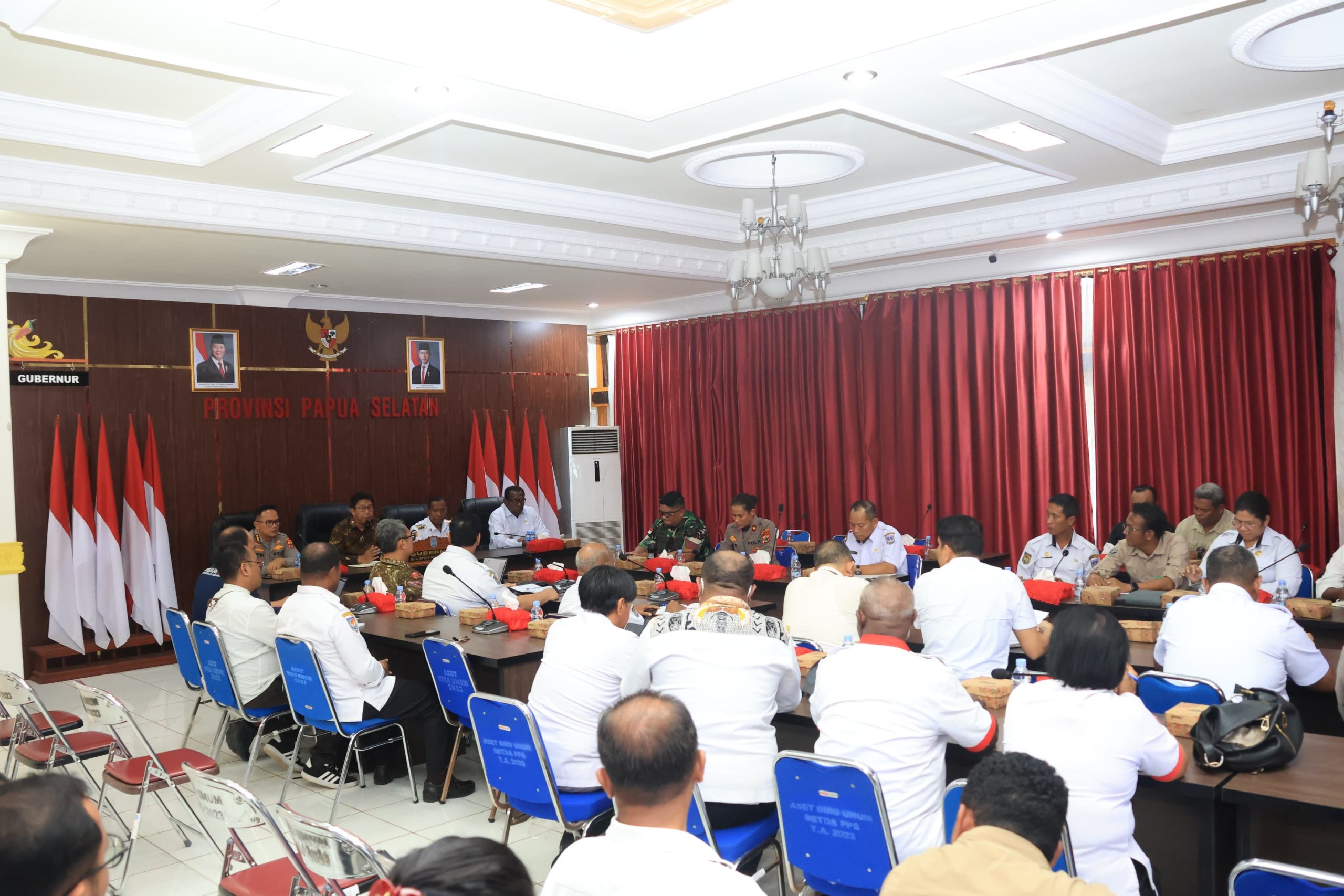 Ketua Komnas HAM RI, Anis Hidayah sedang meminta klarifikasi terkait proyek PSN di Kabupaten Merauke – Surya Papua/IST