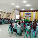 Foto bersama mahasiswa-mahasiswi STK Santo Yakobus Merauke usai sosialisasi – Surya Papua/IST