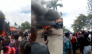 Ratusan massa melakukan aksi bakar ban di depan Kantor Gubernur Papua Selatan – Surya Papua/IST