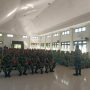 Danrem 174/ATW, Brigjen TNI Andy Setyawan sedang memberikan arahan kepada prajurit TNI Kodim Boven Digoel – Surya Papua/IST