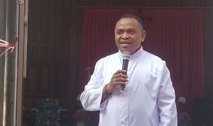Pastor Paroki Santa Theresia Buti, Simon Petrus Matruty – Surya Papua/Frans Kobun
