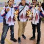 Foto bersama usai mendapatkan medali perak dan perunggu dalam ajang FORNAS di NTB – Surya Papua/IST