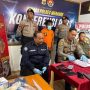 Kapolres Merauke, AKBP Leonardo Yoga sedang berikan keterangan pers kepada sejumlah wartawan- Surya Papua/IST