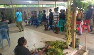 Persiapan masyarakat Marind untuk persiapan misa inkulturasi di Gereja Santa Theresia Buti - Surya Papua/Frans Kobun