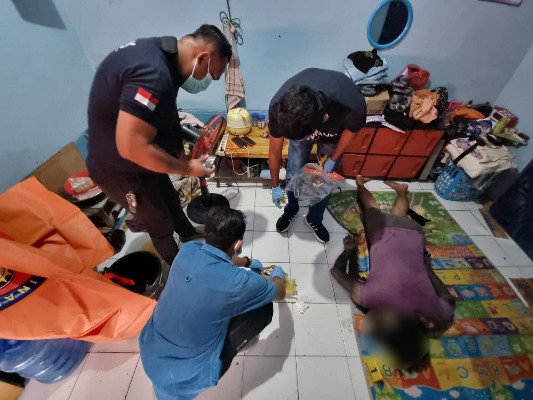 Sesosok mayat ditemukan meninggal dalam rumah sewa di Jalan Gak, Kelurahan Bambu Pemali – Surya Papua/IST