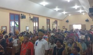 Perayaan misa inkulturasi Mappi di Gereja Santa Theresia Buti – Surya Papua/Frans Kobun