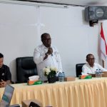 Kepala Badan Pengarah Percepatan Pembangunan Otonomi Khusus Papua (BP3OKP), Yoseph Yolmen sedang bicara – Surya Papua/IST
