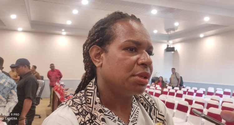 Anggota Komisi III Dewan Perwakilan Rakyat Papua Selatan, Supia Kwamtakgai – Surya Papua/Frans Kobun