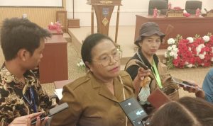 Pelaksana Tugas Kepala Dinas Pendidikan Kabupaten Mappi, Maria Goreti Letsoin – Surya Papua/Frans Kobun