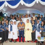 Wakil Gubernur Papua Selatan, Paskalis Imadawa foto bersama tenaga medis di RS Bunda Pengharapan- Surya Papua/IST