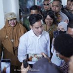 Wakil Presiden RI, Gibran rakabumingraka saat berada di RSUD Merake kemarin siang- Surya Papua/IST