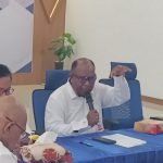 Kepala BP3OKP Papua Selatan, Yoseph Yolmen sedang bicara dalam pertemuan bersama puluhan kontraktor OAP – Surya Papua/Frans Kobun