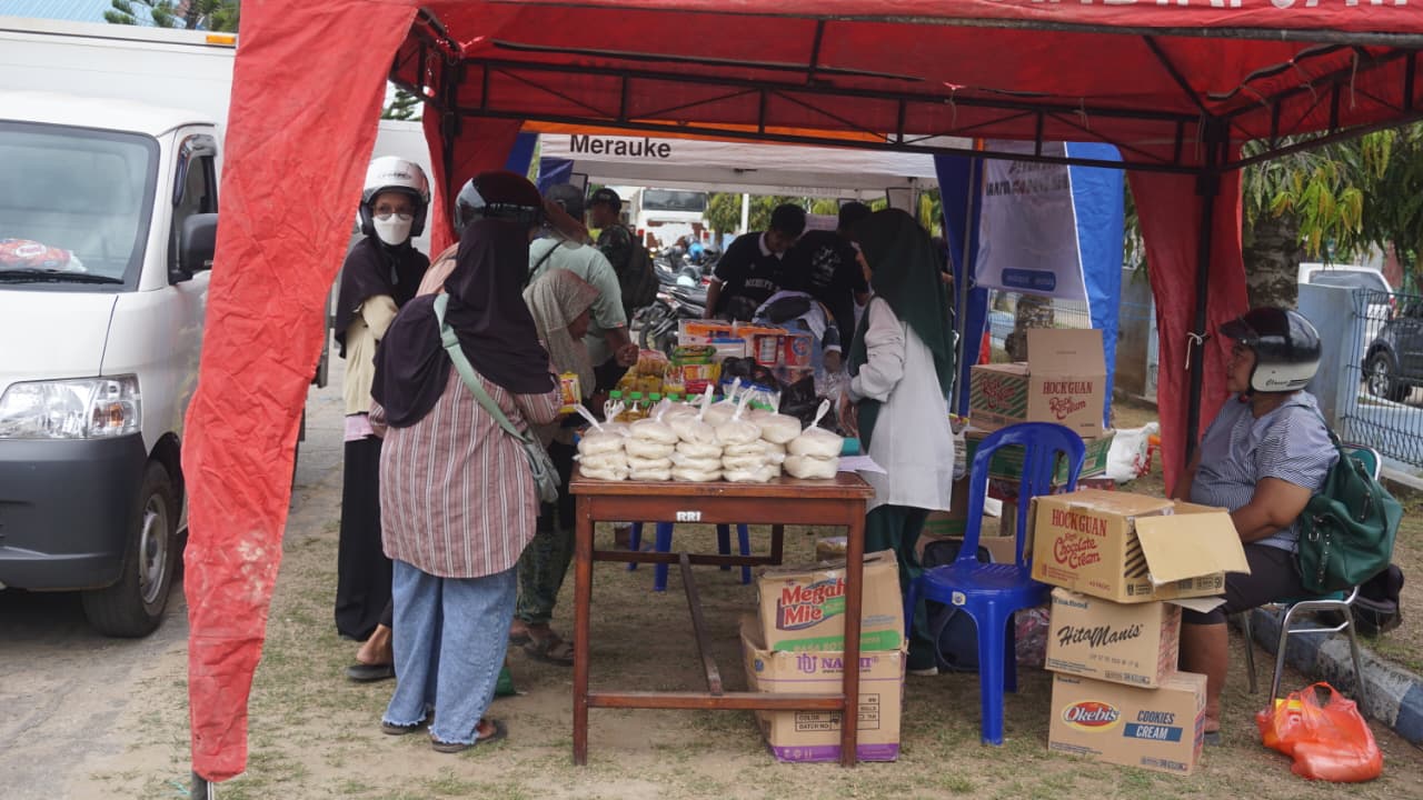 Kegiatan pasar murah yang diselenggarakan RRI Merauke dalam rangkaian kegiatan RRI Fest – Surya Papua/IST
