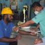 Pelayanan kesehatan yang dilakukan tenaga medis Klinik TSE Group kepada masyarakat – Surya Papua/IST