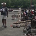 Seleksi hasil ukiran Asmat yang berbuntut panjang hingga penganiayaan dilakukan – Surya Papua/IST