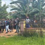 Aparat kepolisian sedang melakukan pengamanan di Kampung Onggaya, Distrik Naukenjeray buntut peganiayaan seorang warga hingga pembakaran rumah – Surya Papua/IST