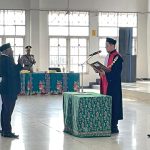 Ketua Pengadilan Negeri Merauke, Syafruddin,SH, MH melantik Arnoldus Ade Kwemotaghai sebagai Wakil Ketua III Dewan Perwakilan Rakyat Kabupaten (DPRK) Mappi – Surya Papua/IST
