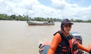 Tim SAR sedang bergerak melakukan pencarian terhadap bocah empat tahun yang diduga tenggelam di Sungai Kumbe – Surya Papua/IST
