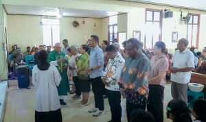 Pengukuhan dan pelantikan panitia pembangunan Gereja Santa Theresia Buti – Surya Papua/IST