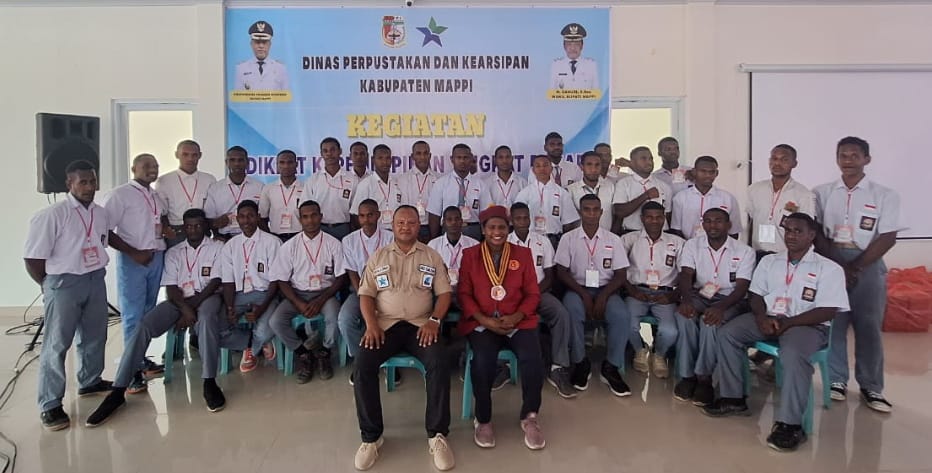 karak 1 Foto bersama usai pelatihan pembentukan karakter bagi pemuda di Kabupaten Mappi – Surya Papua/IST