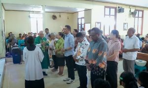 Pengukuhan dan pelantikan panitia pembangunan Gereja Santa Theresia Buti – Surya Papua/IST