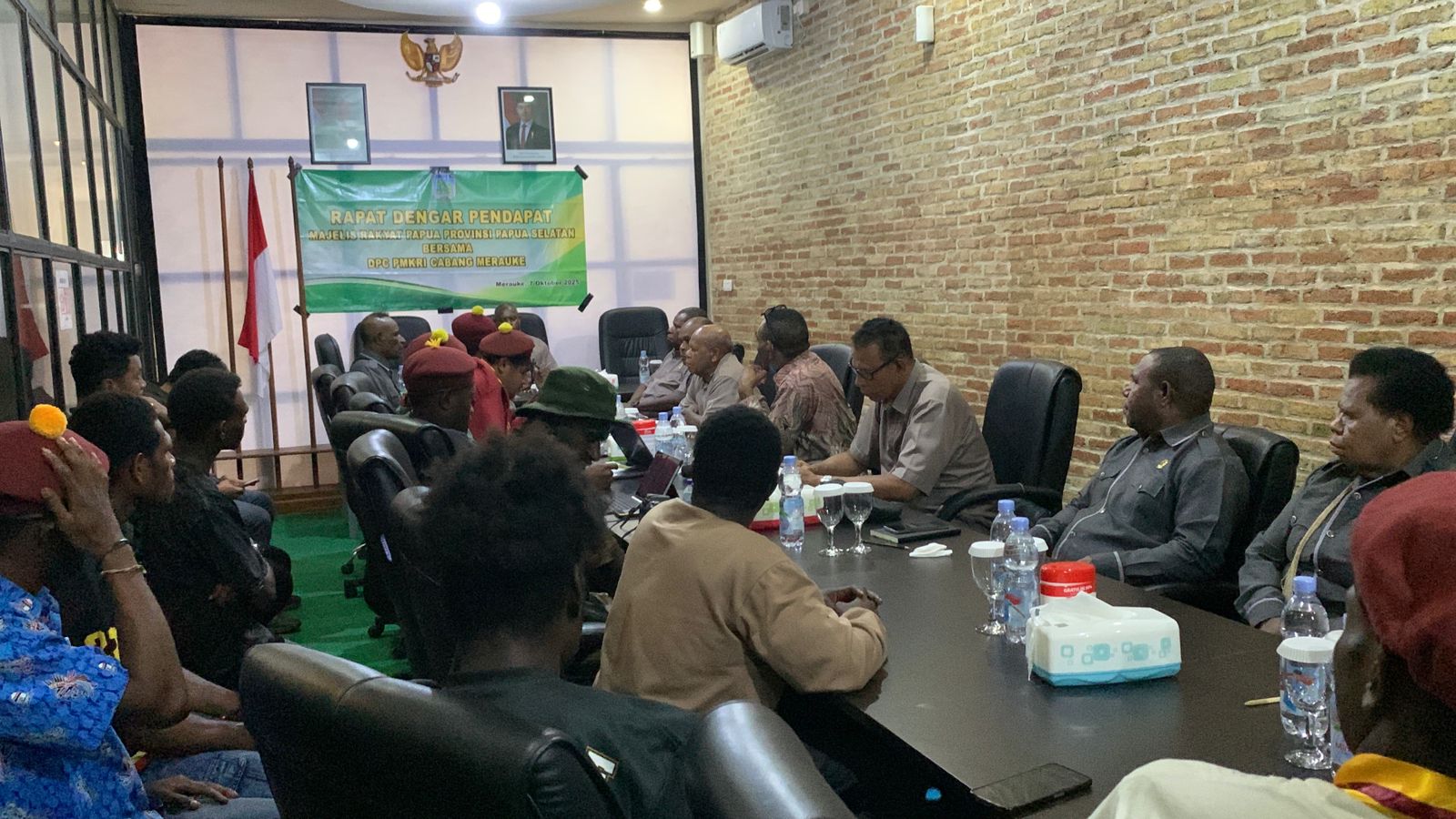 Kegiatan RDP PMKRI Cabang Merauke dengan Majelis Rakyat Papua Selatan (MRPS) – Surya Papua/IST