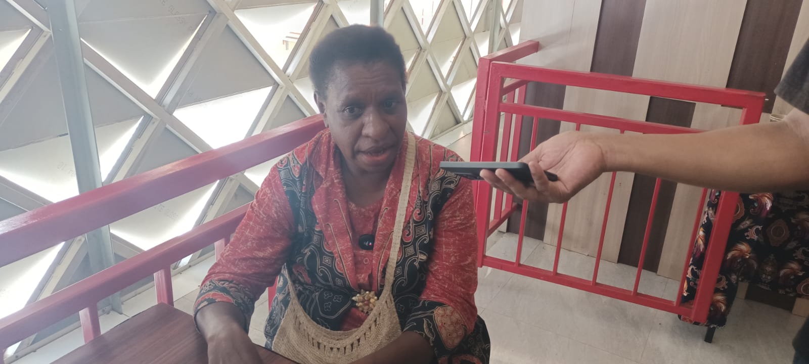 Ketua Ikatan Perempuan Malind Kabupaten Merauke, Natalia Teraka – Surya Papua/Frans Kobun