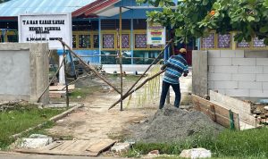 palang 7 TK Pembina yang dipalang di depan pintu masuk sekolah siap dibuka kembali setelah ada kesepakatan bersama – Surya Papua/IST