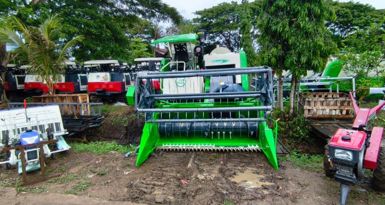 Ratusan alsintan yang dibagikan kepada kelompok masyarakat – Surya Papua/IST