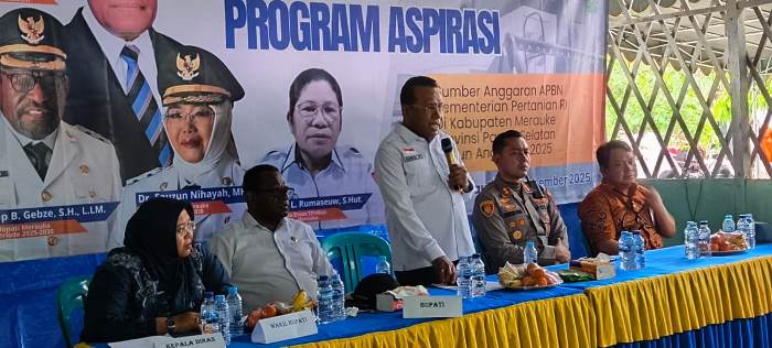 Anggota DPR RI, Sulaeman Hamzah sedang berikan sambutan – Surya Papua/IST