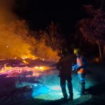 Rumah salah seorang warga di Kampung Kamnosari yang terbakar – Surya Papua/IST