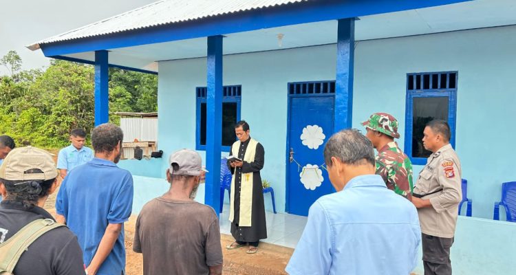 Bangunan rumah yang dibangun TSE Group sebagai bentuk perhatian kepada masyarakat setempat yang juga anggota marga – Surya Papua/IST