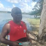 Romanus Mbaraka saat diwawancarai di pinggir rawa saat pulang dari Kampung Kweel – Surya Papua/Frans Kobun