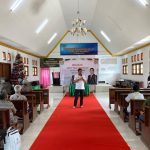 Anggota DPD RI, Rudy Tirtayana sedang lakukan sosialisasi empat pilar kebangsaan kepada jemaat dan masyarakat di GPI Muting – Surya Papua/IST